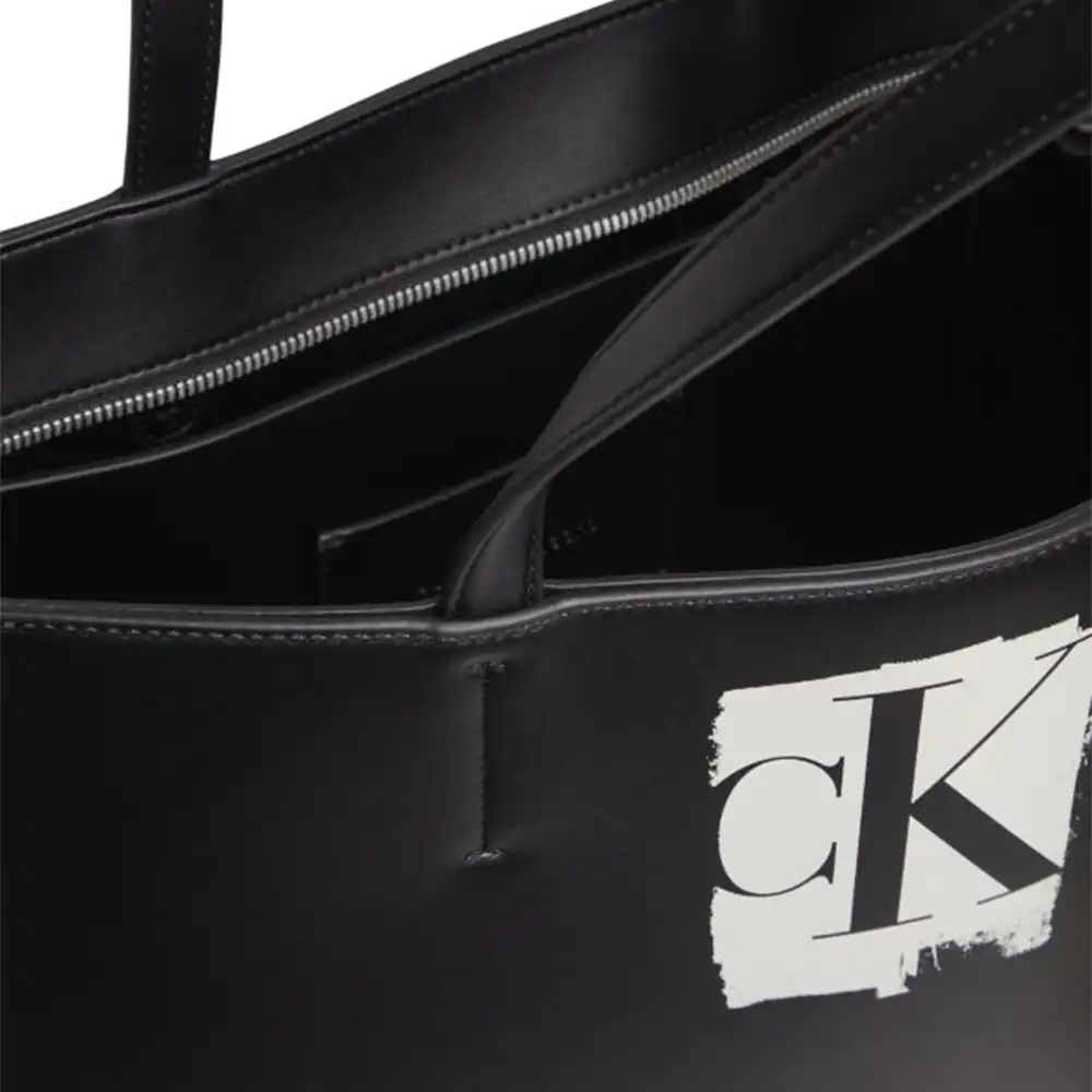 Sculpted Shopper Calvin Klein - 2 Sculpted Shopper Calvin Klein - 2