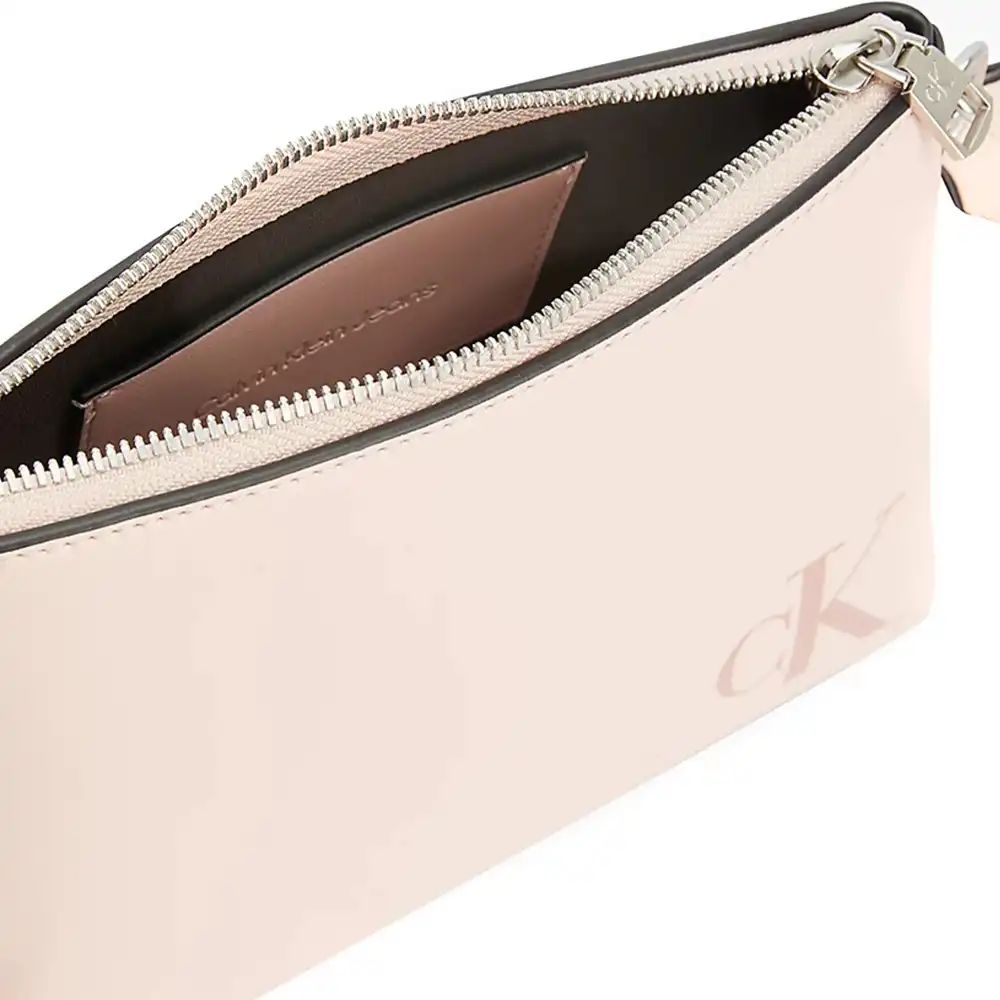 Logo en relief classic Calvin Klein - 4 Logo en relief classic Calvin Klein - 4