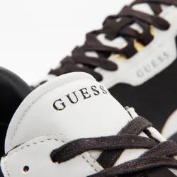 runner Guess - 3 runner Guess - 3