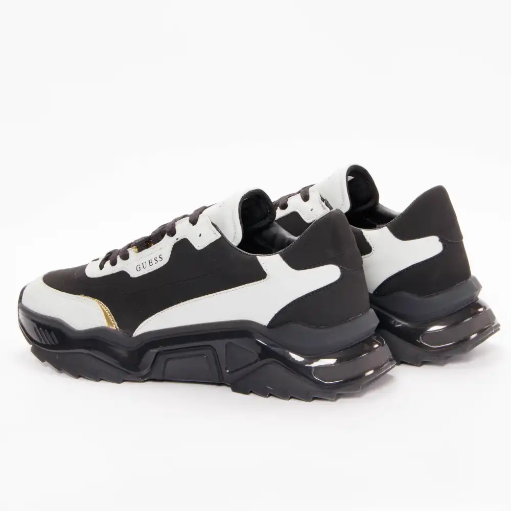 runner Guess - 9 runner Guess - 9