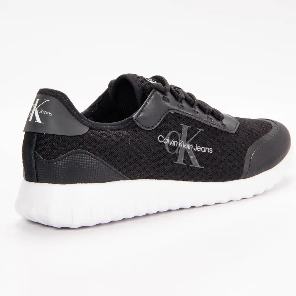 EVA runner monologo Calvin Klein - 7