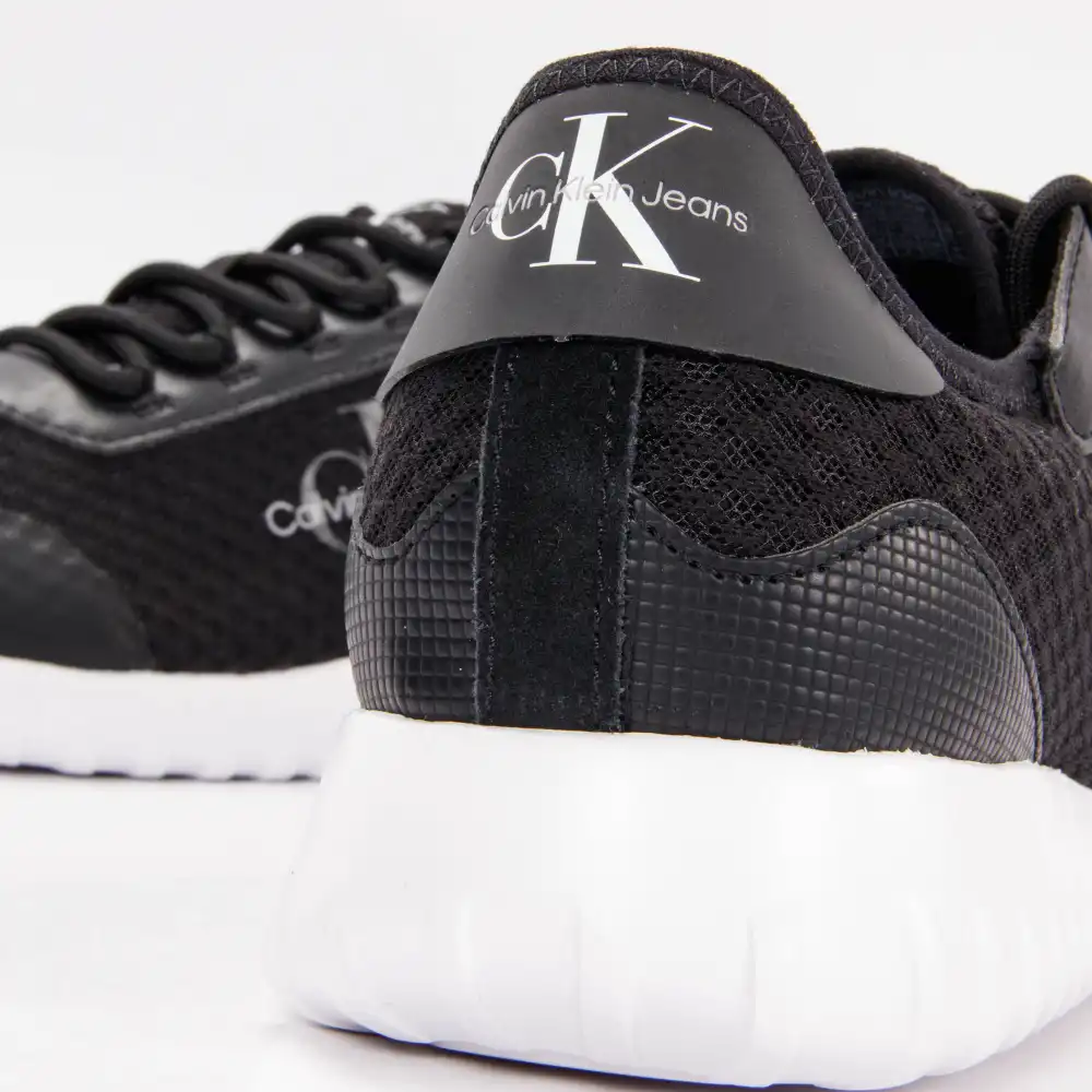 EVA runner monologo Calvin Klein - 8