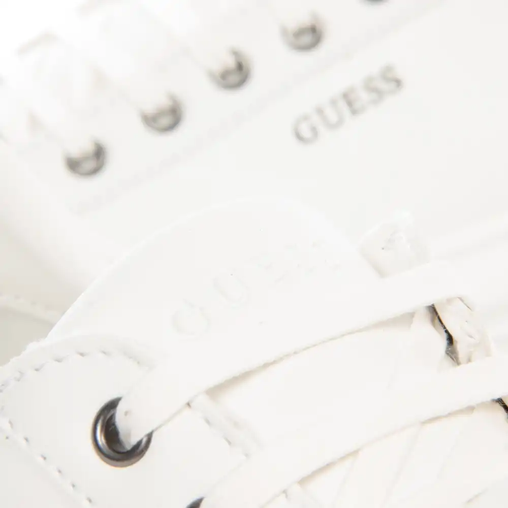 B&W vibo Guess - 3 B&W vibo Guess - 3