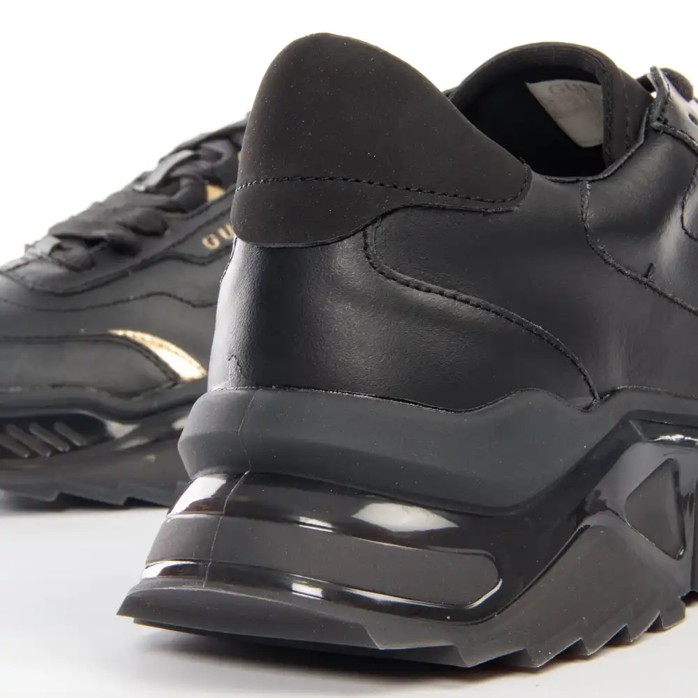 Massa veritable Guess - 8 Massa veritable Guess - 8