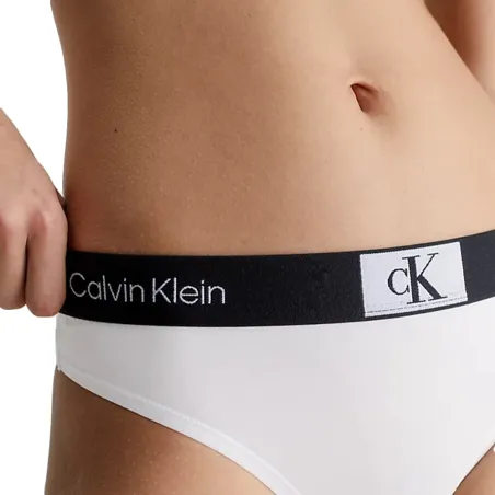 Produits victimes de leur succès Calvin Klein Blanc String - Ck96