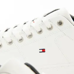 Essential Tommy Jeans - 5 Essential Tommy Jeans - 5