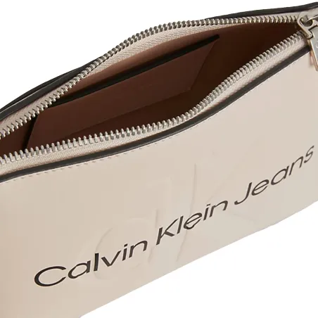 Produits victimes de leur succès Calvin Klein Beige Sculpted Camera Bag 18 Mono