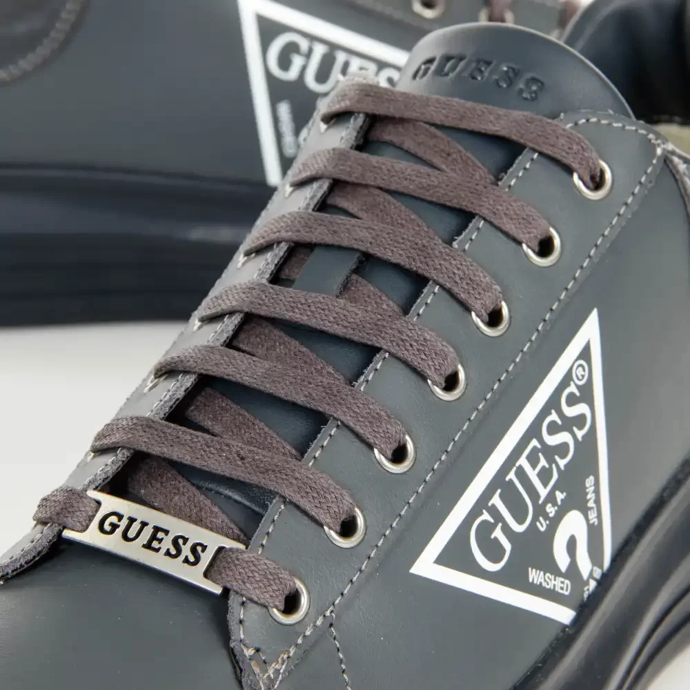 Original logo triangle Guess - 3