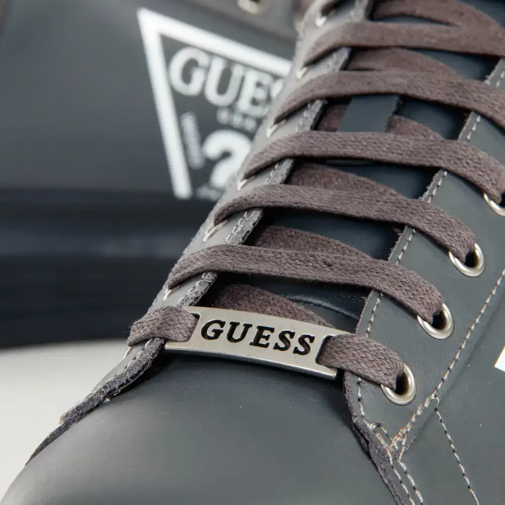Original logo triangle Guess - 4