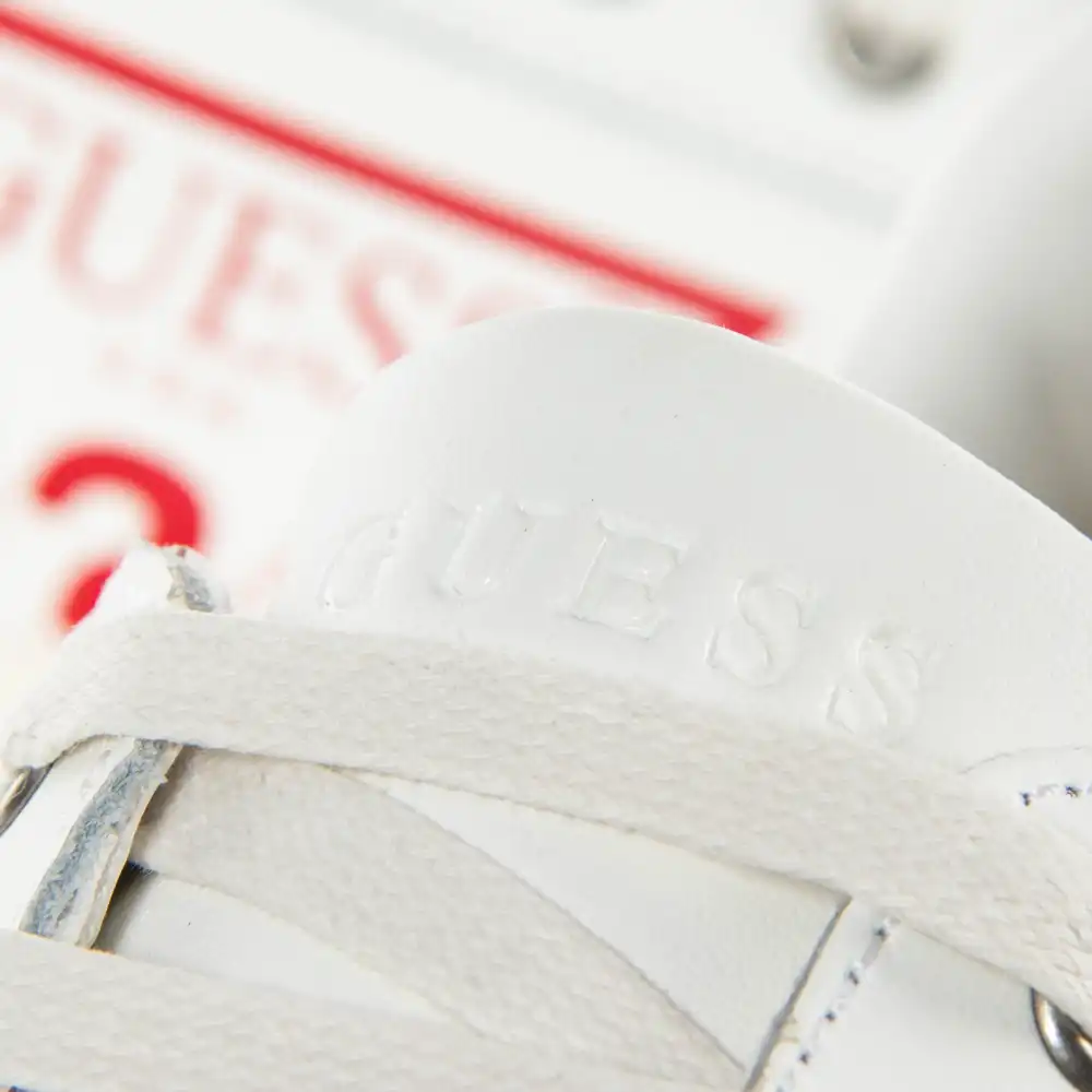 Basket basse homme Guess Red logo triangle Blanc - ZESHOES