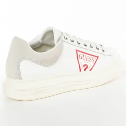 Basket basse homme Guess Red logo triangle Blanc - ZESHOES