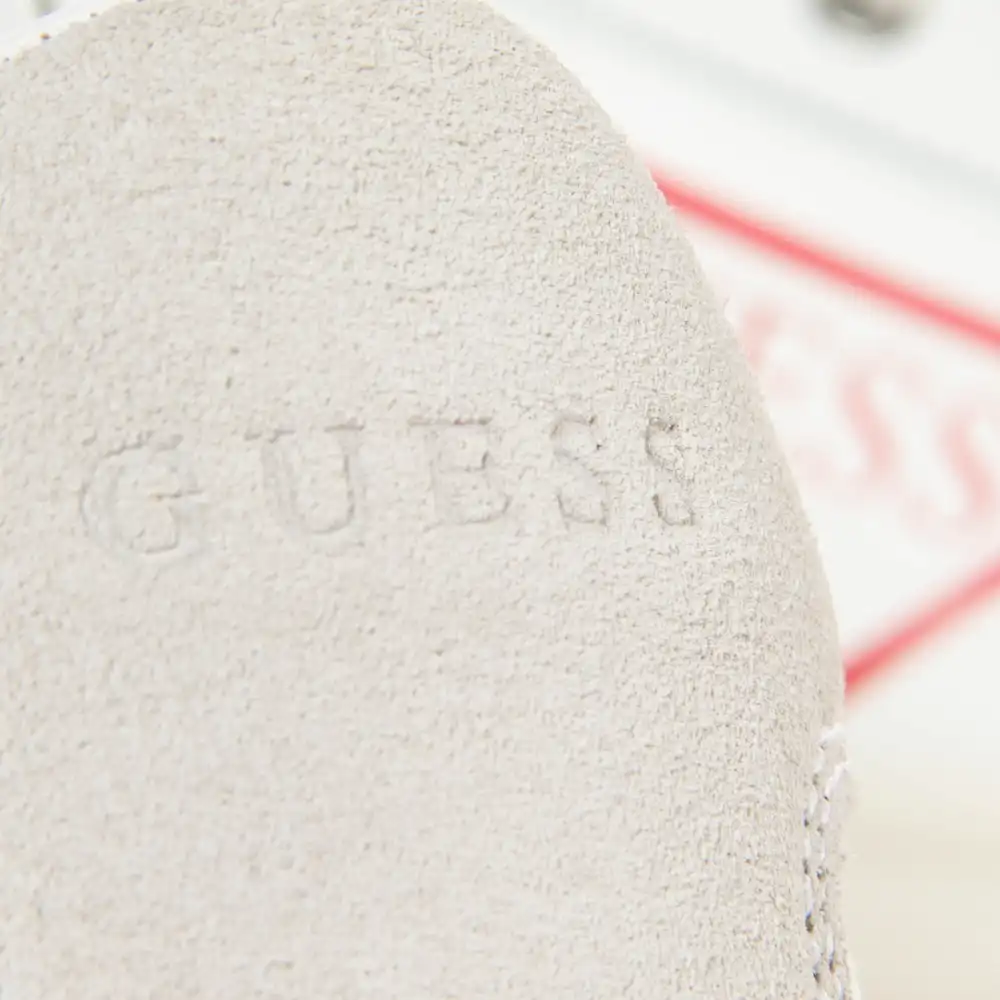 Basket basse homme Guess Red logo triangle Blanc - ZESHOES