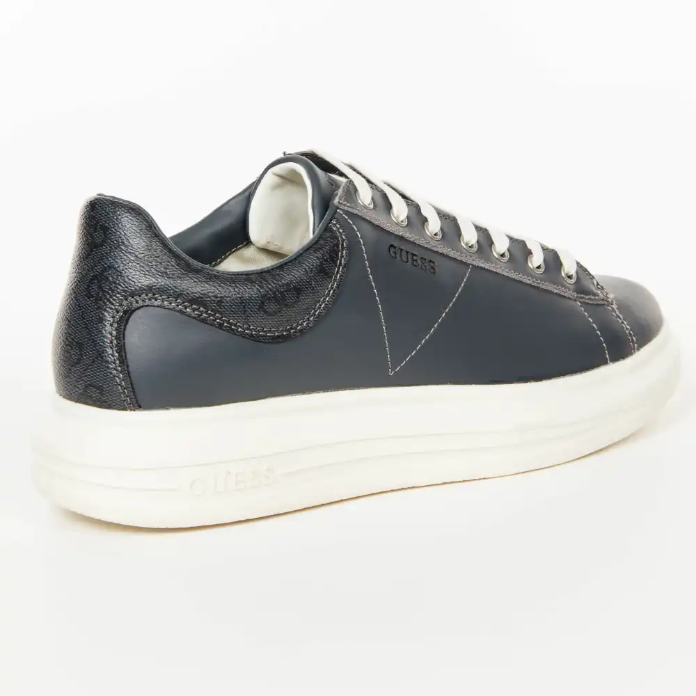 Logo gravé Guess - 7