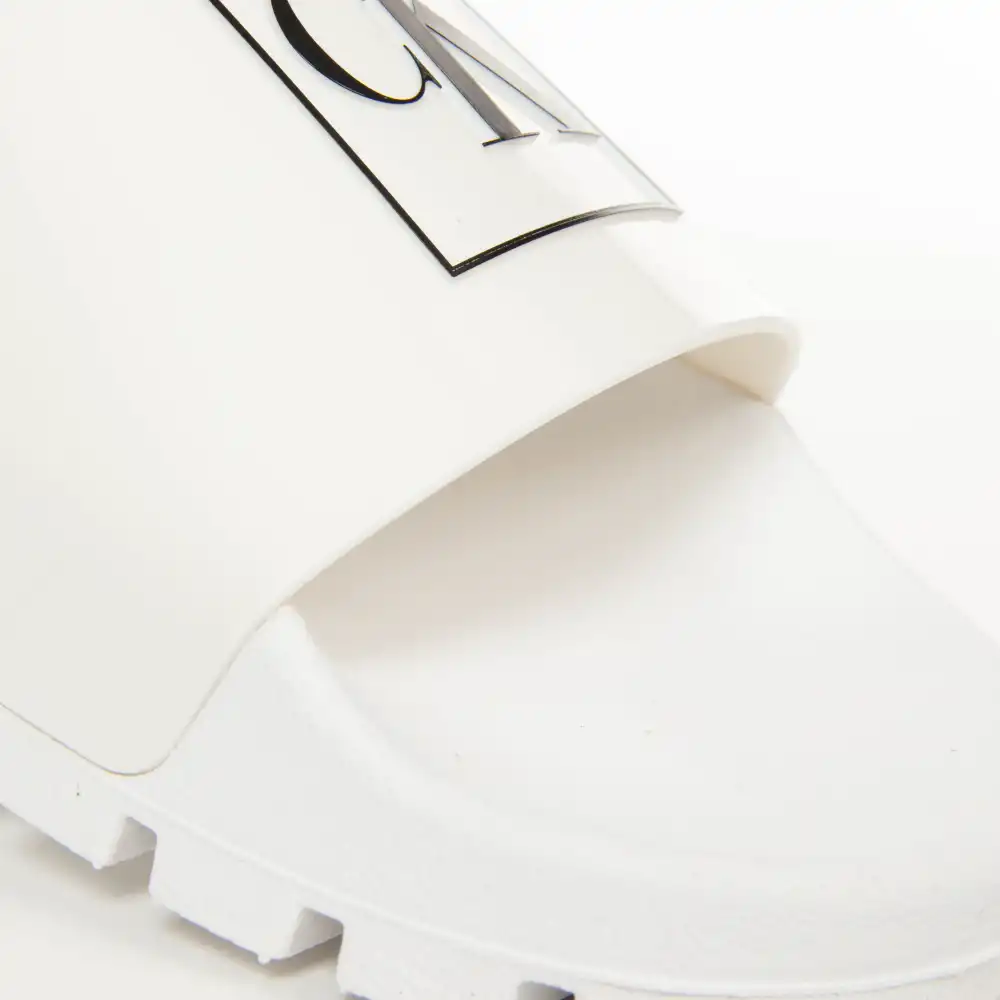 Truck slide monogram Calvin Klein - 7 Truck slide monogram Calvin Klein - 7