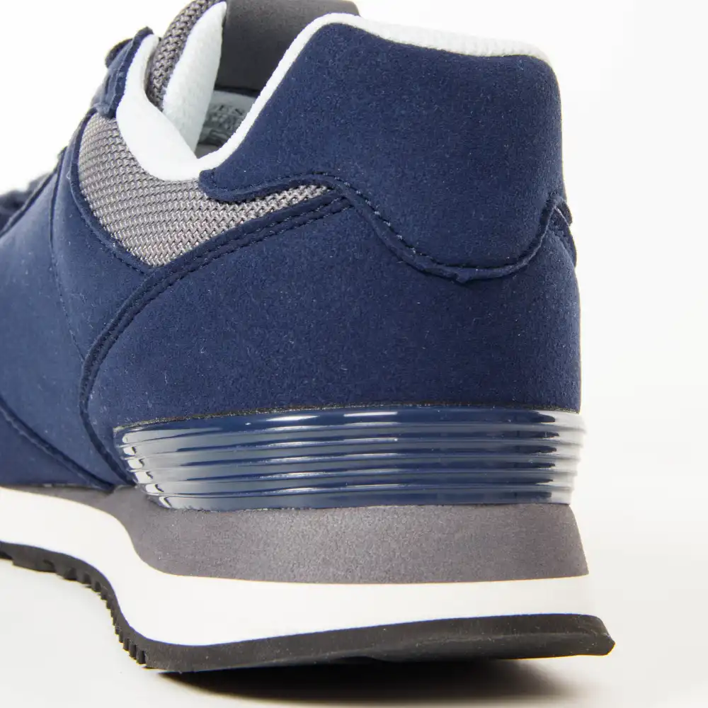 logo triangle Guess - 8 logo triangle Guess - 8