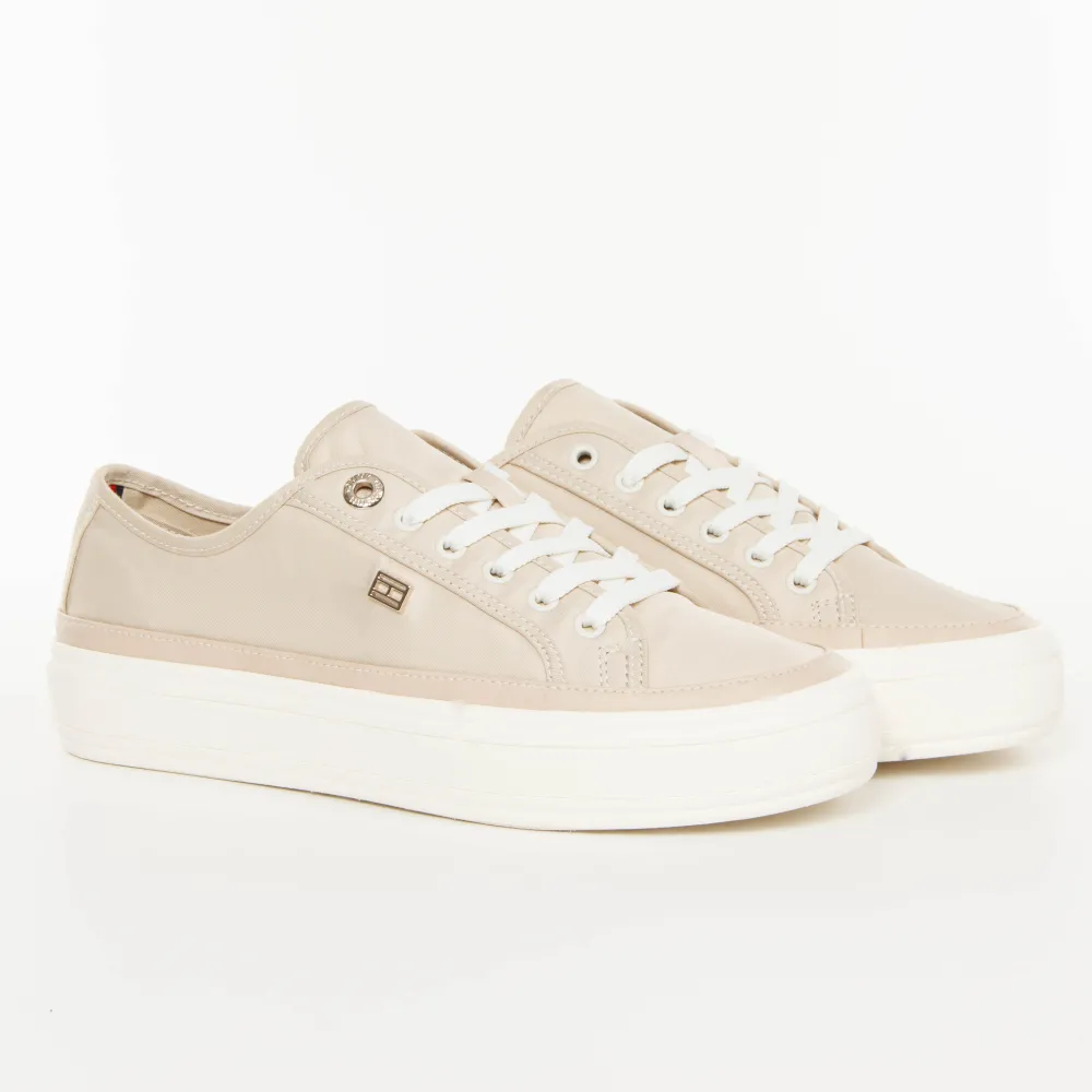 Tommy Jeans Basket Essential logo drapeau Femme Beige