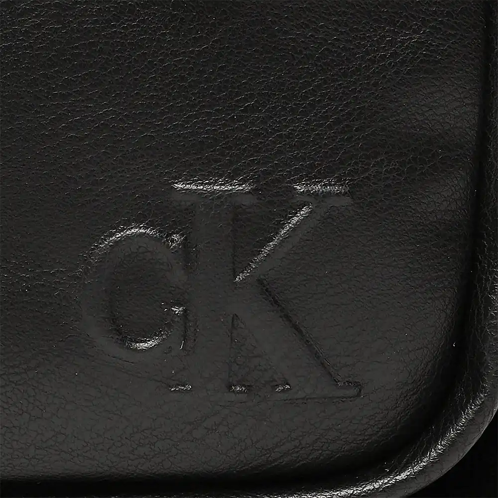 authentic Calvin Klein - 4