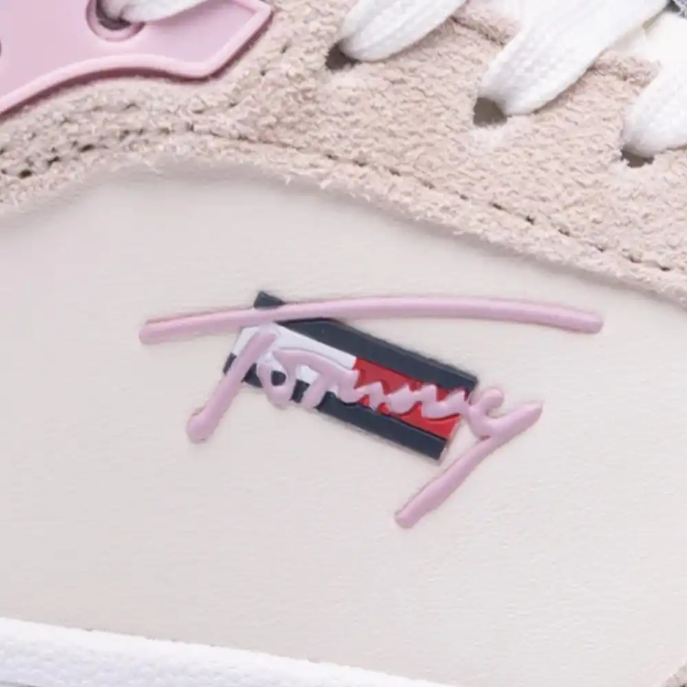 Iconic Tommy Jeans - 4