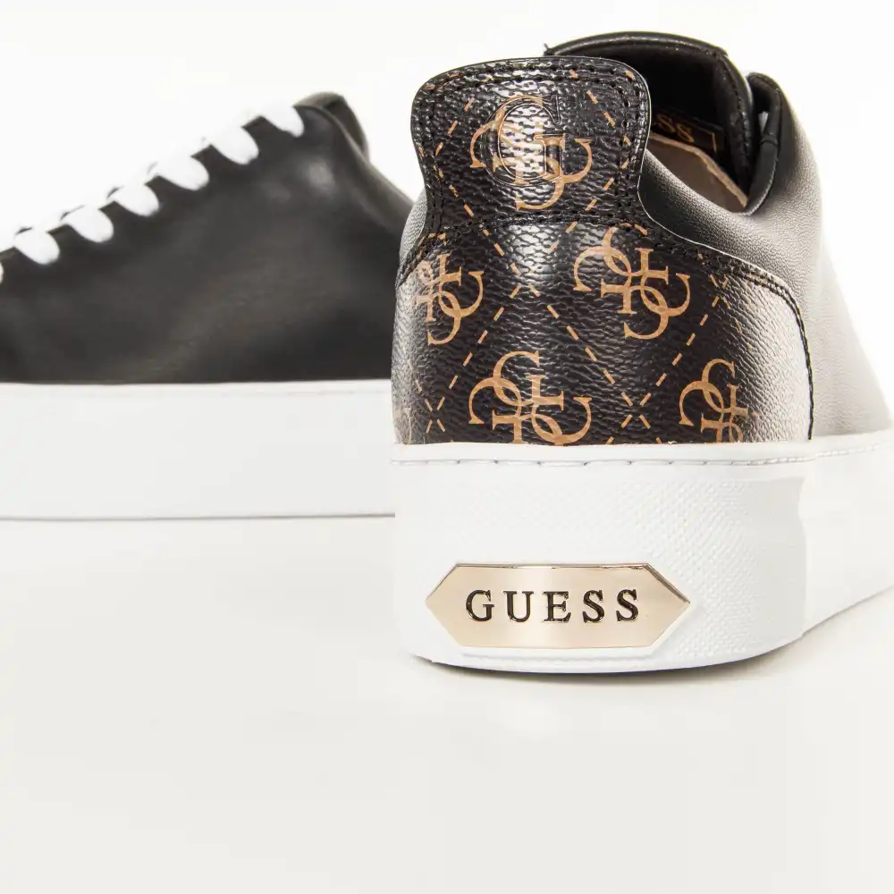 Gianele Guess - 7