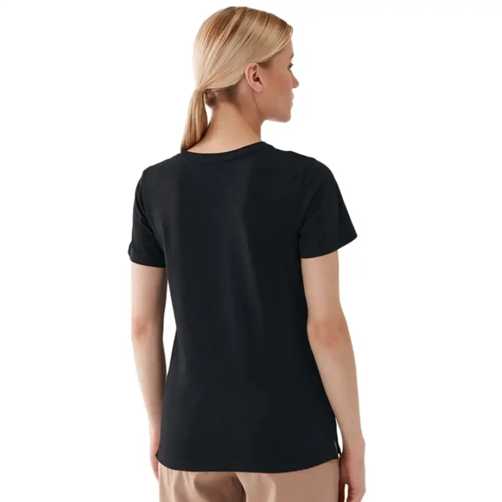 Donna Guess - 3 Donna Guess - 3