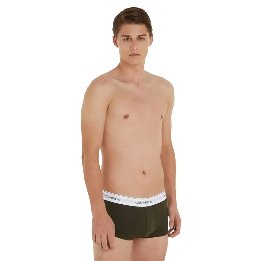 Essential Calvin Klein - 4