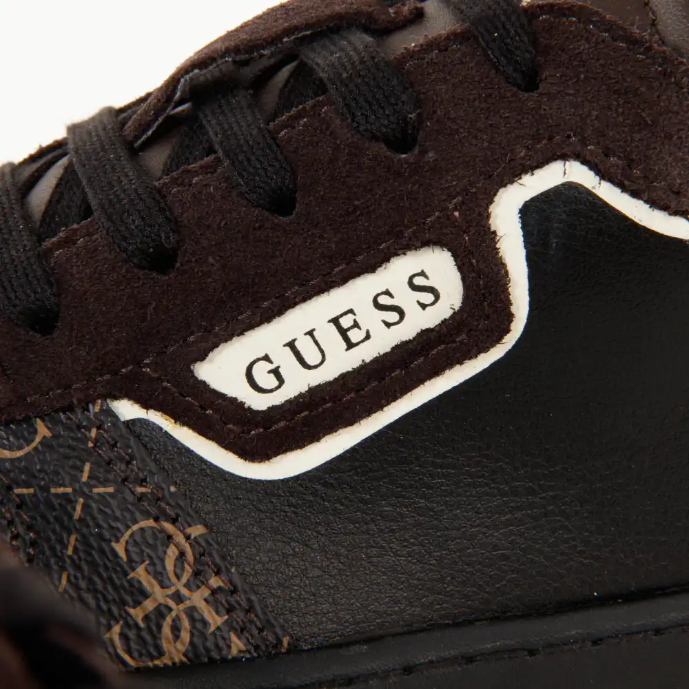 Essentials Guess - 7