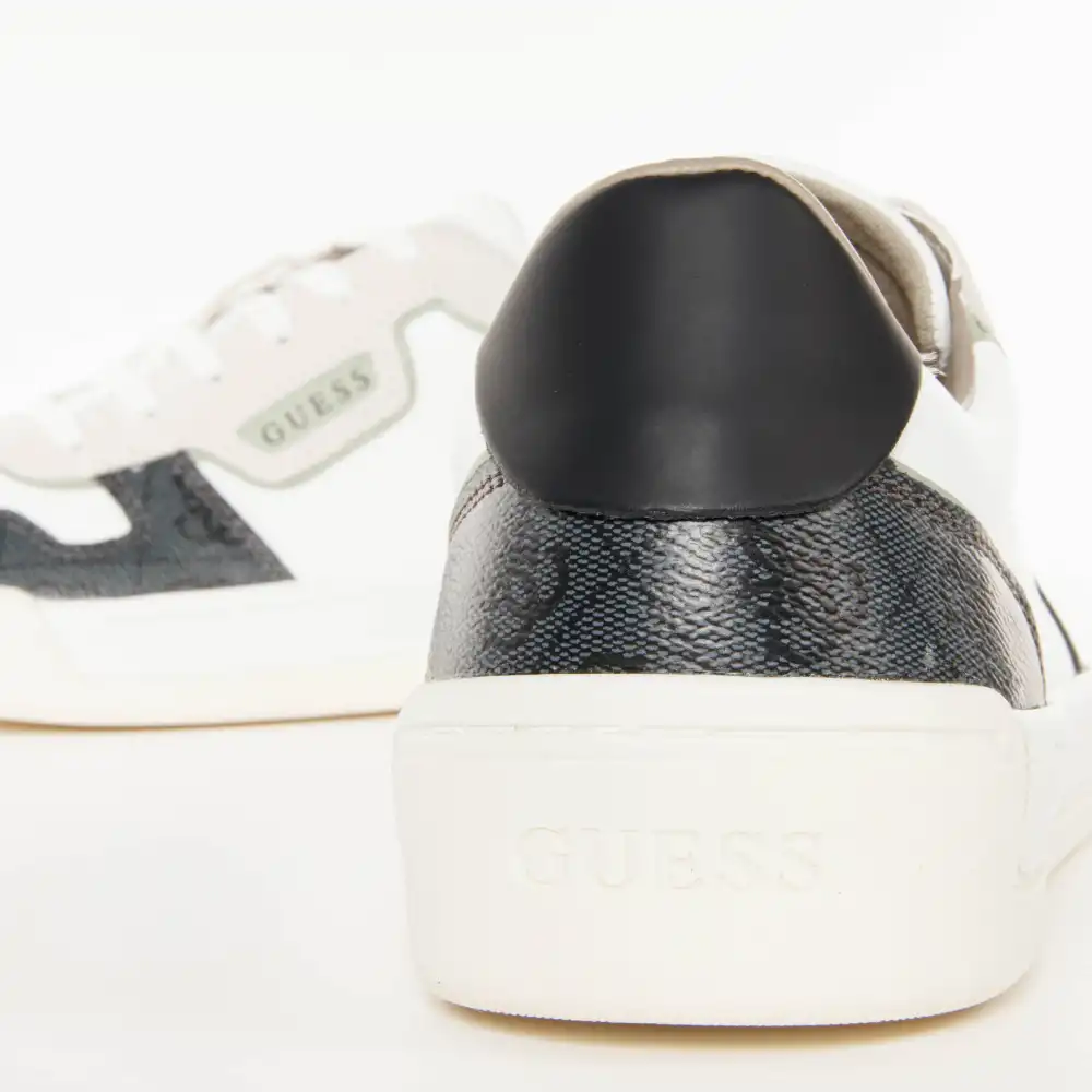 Essentials Guess - 8