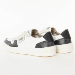 Essentials Guess - 5