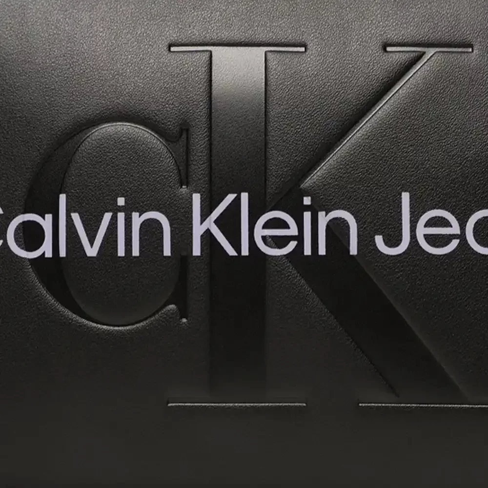 Essential Calvin Klein - 5 Essential Calvin Klein - 5