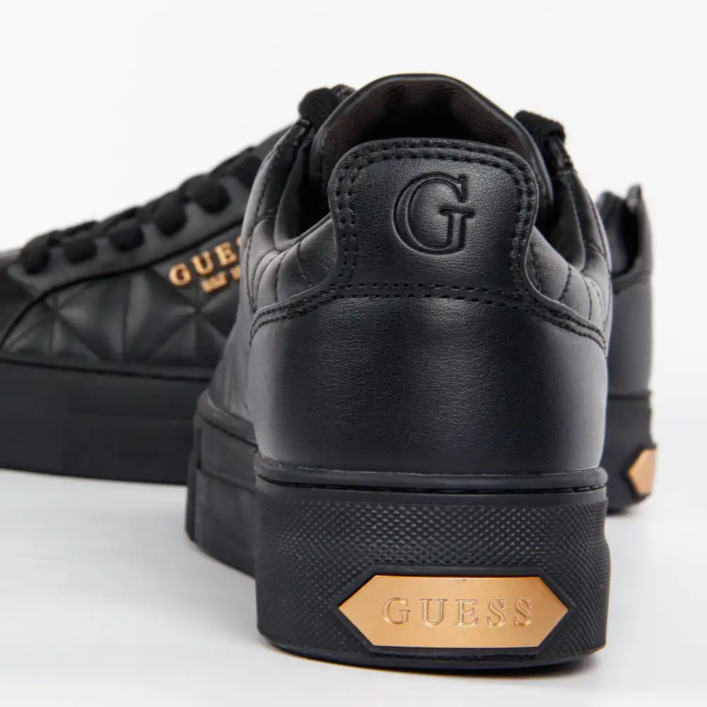 esssentiel Guess - 9 esssentiel Guess - 9