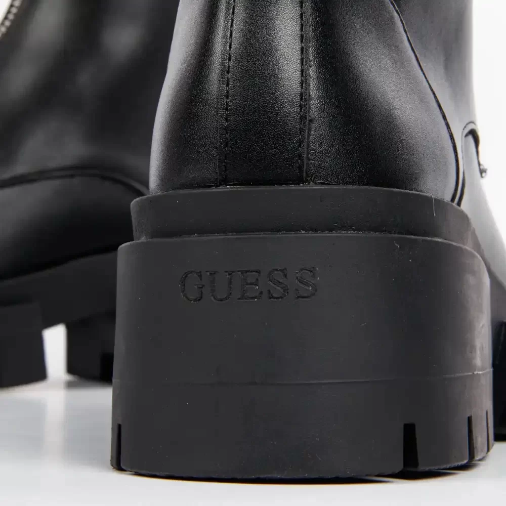 authentique Guess - 8 authentique Guess - 8