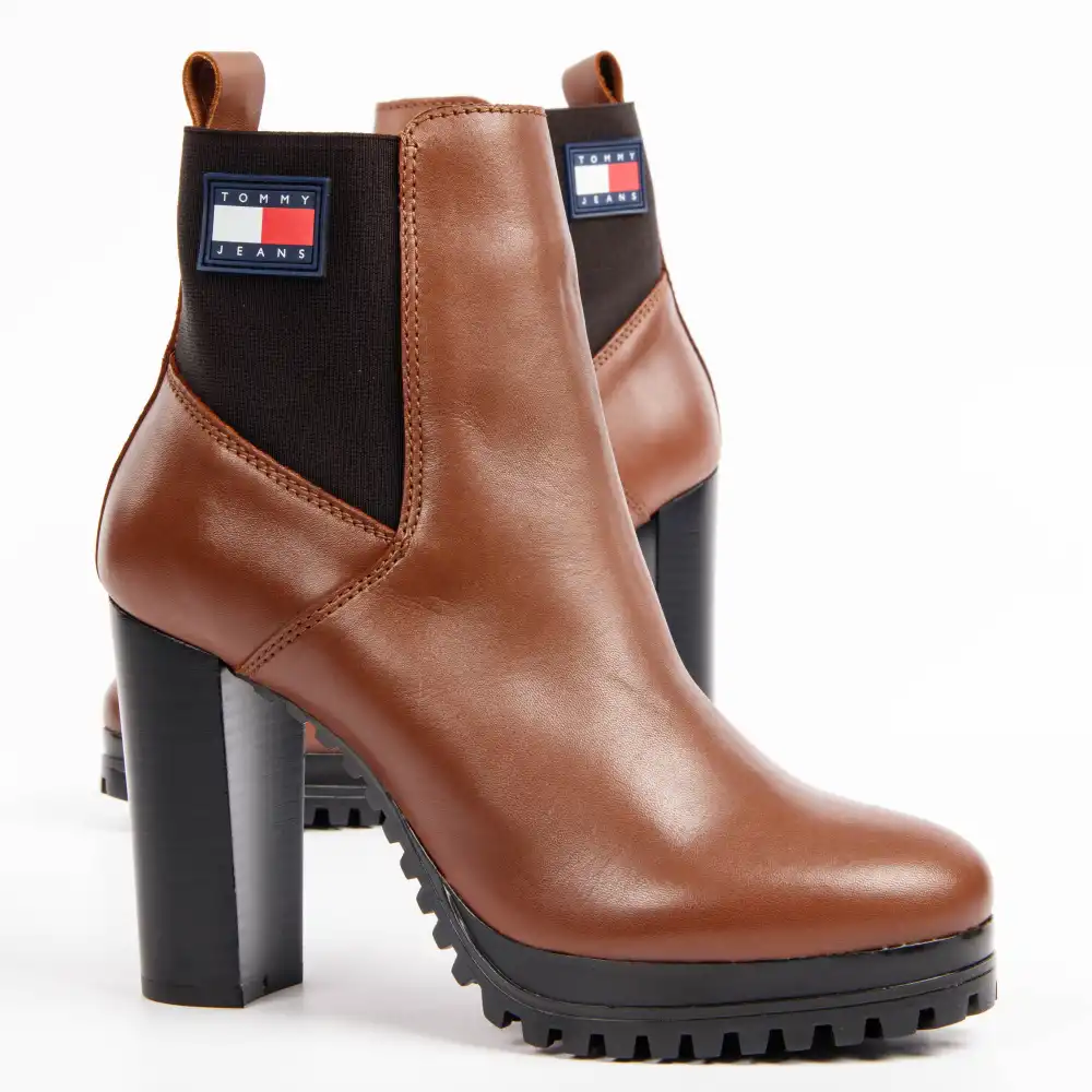 Essential Tommy Jeans - 2 Essential Tommy Jeans - 2