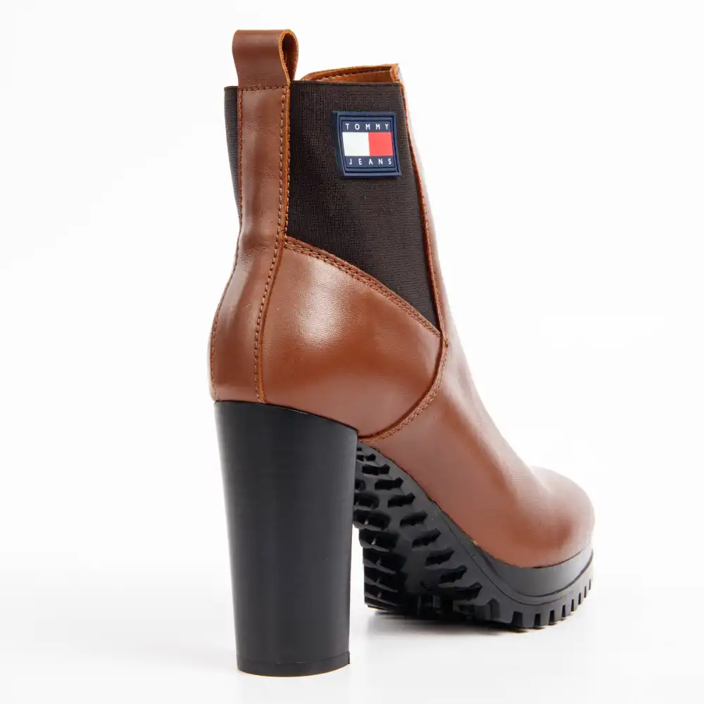 Essential Tommy Jeans - 4 Essential Tommy Jeans - 4