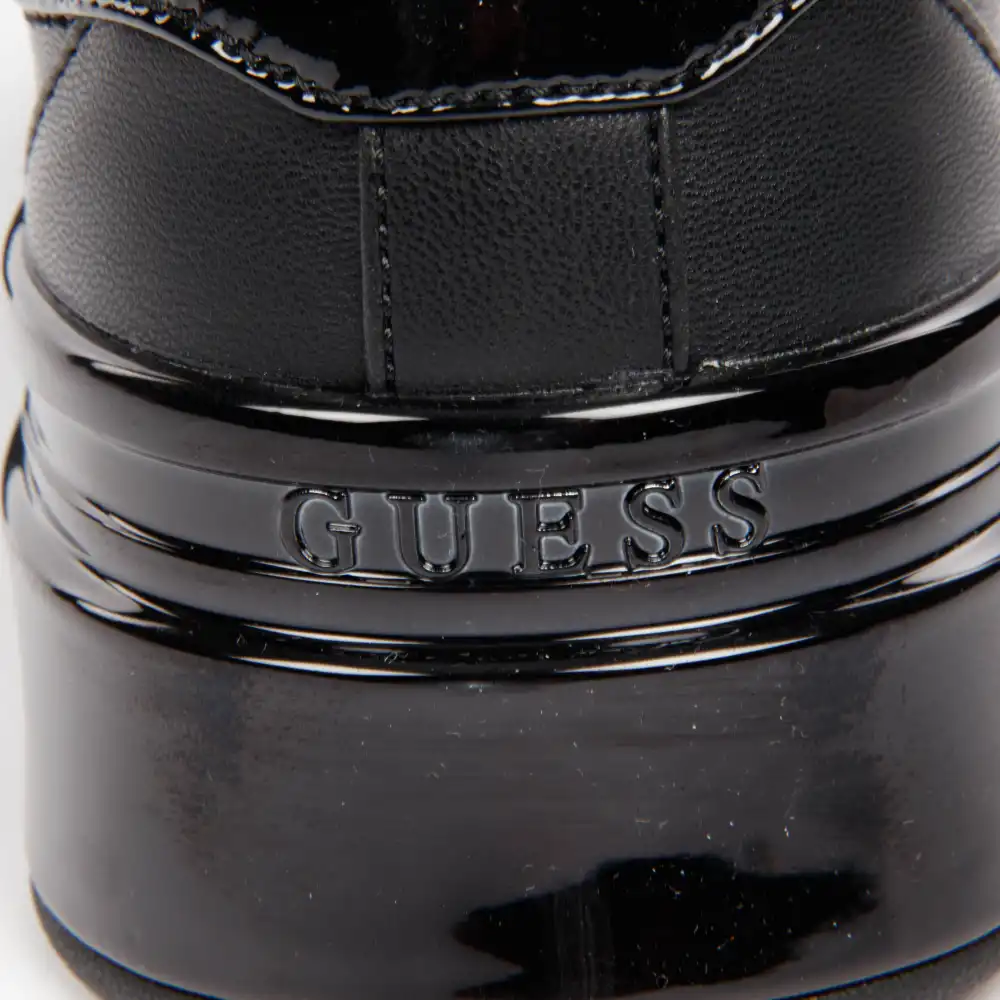 authentic Guess - 9 authentic Guess - 9