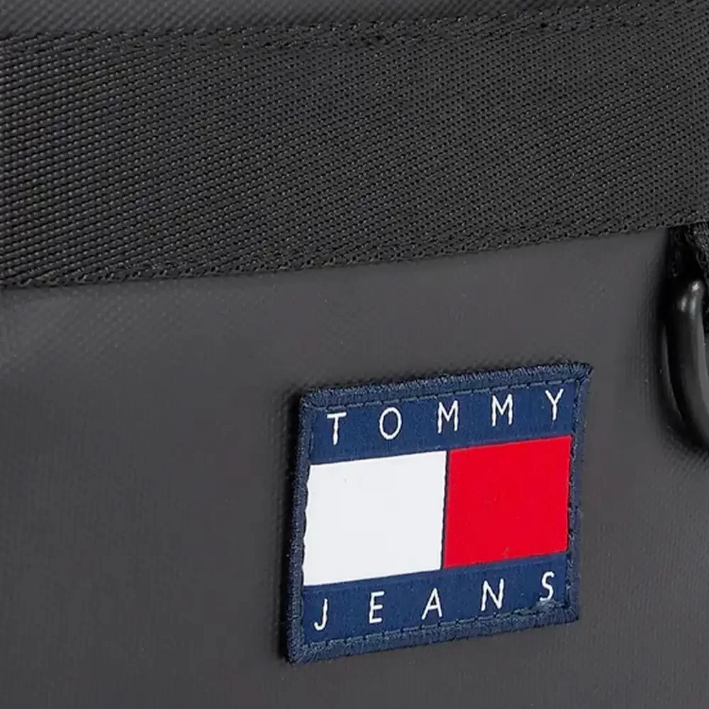 Elevated Tommy Jeans - 3 Elevated Tommy Jeans - 3