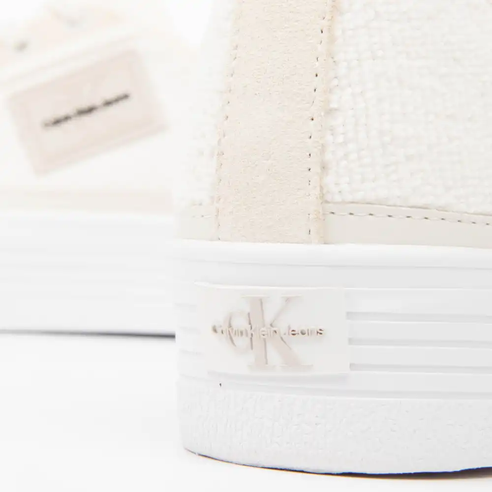 Authentic Calvin Klein - 9