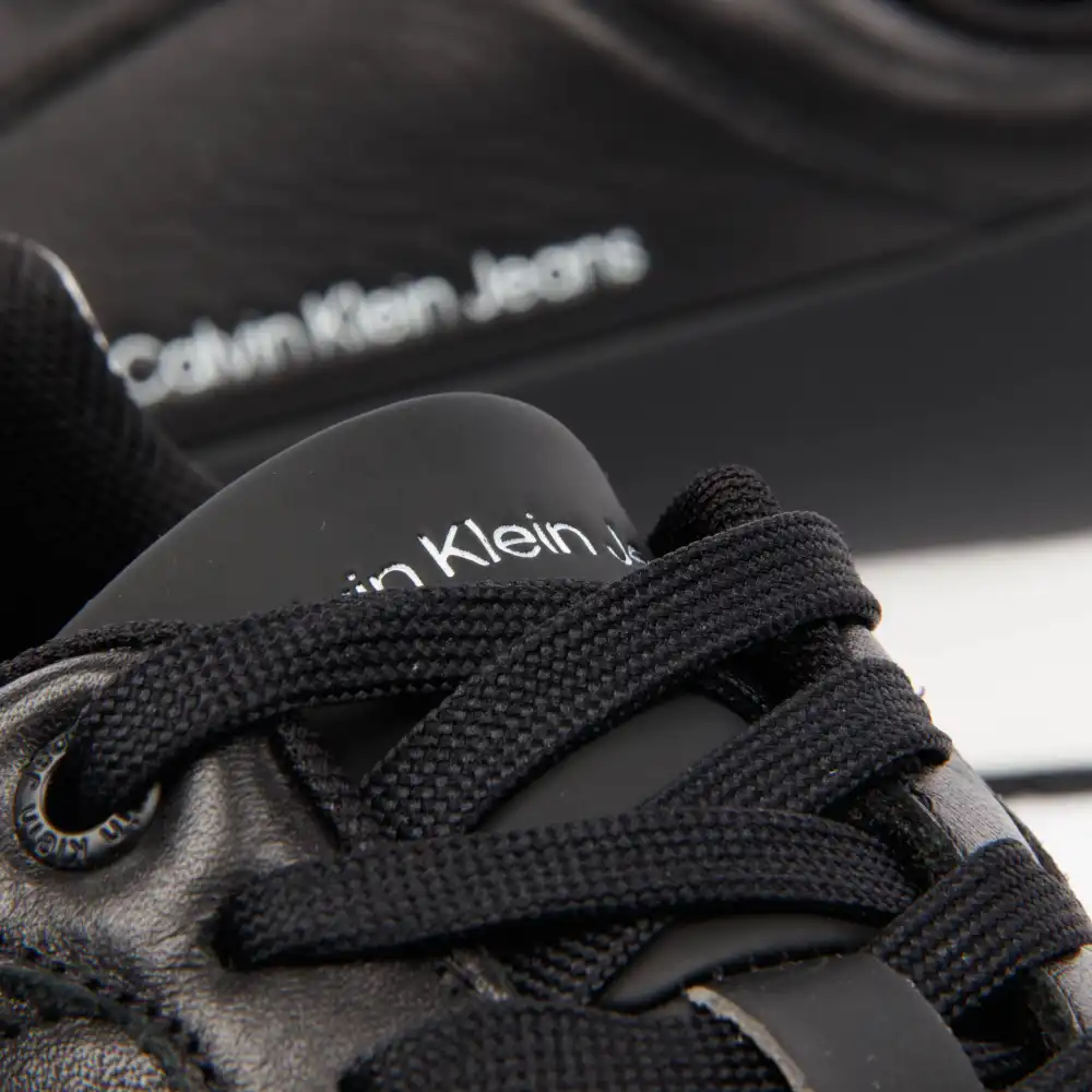 Authentic Calvin Klein - 8