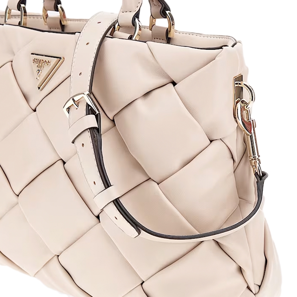 zaina Guess - 4 zaina Guess - 4