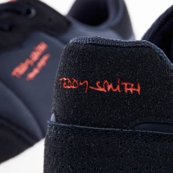 Essential Teddy Smith - 9 Essential Teddy Smith - 9