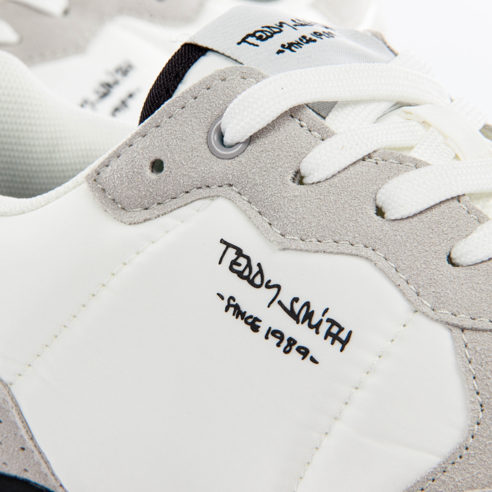 Essential Teddy Smith - 7 Essential Teddy Smith - 7