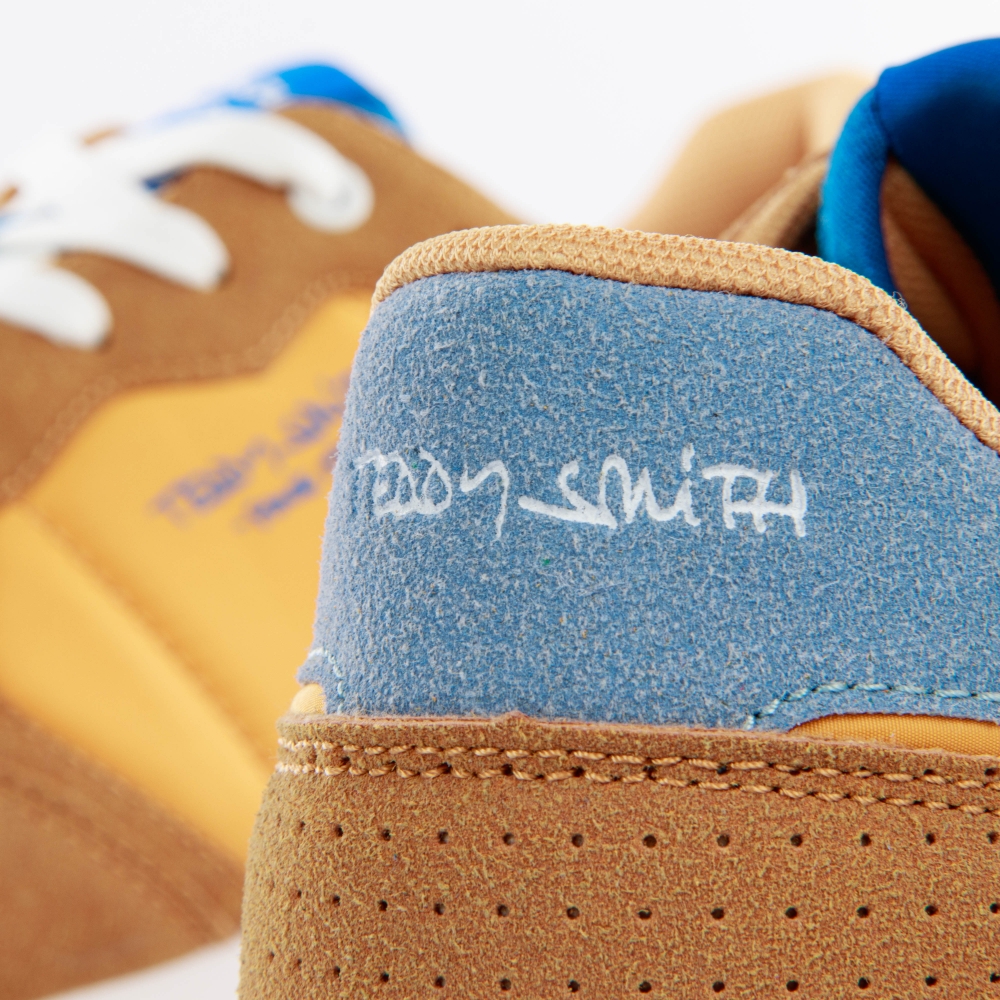 Essential Teddy Smith - 9 Essential Teddy Smith - 9