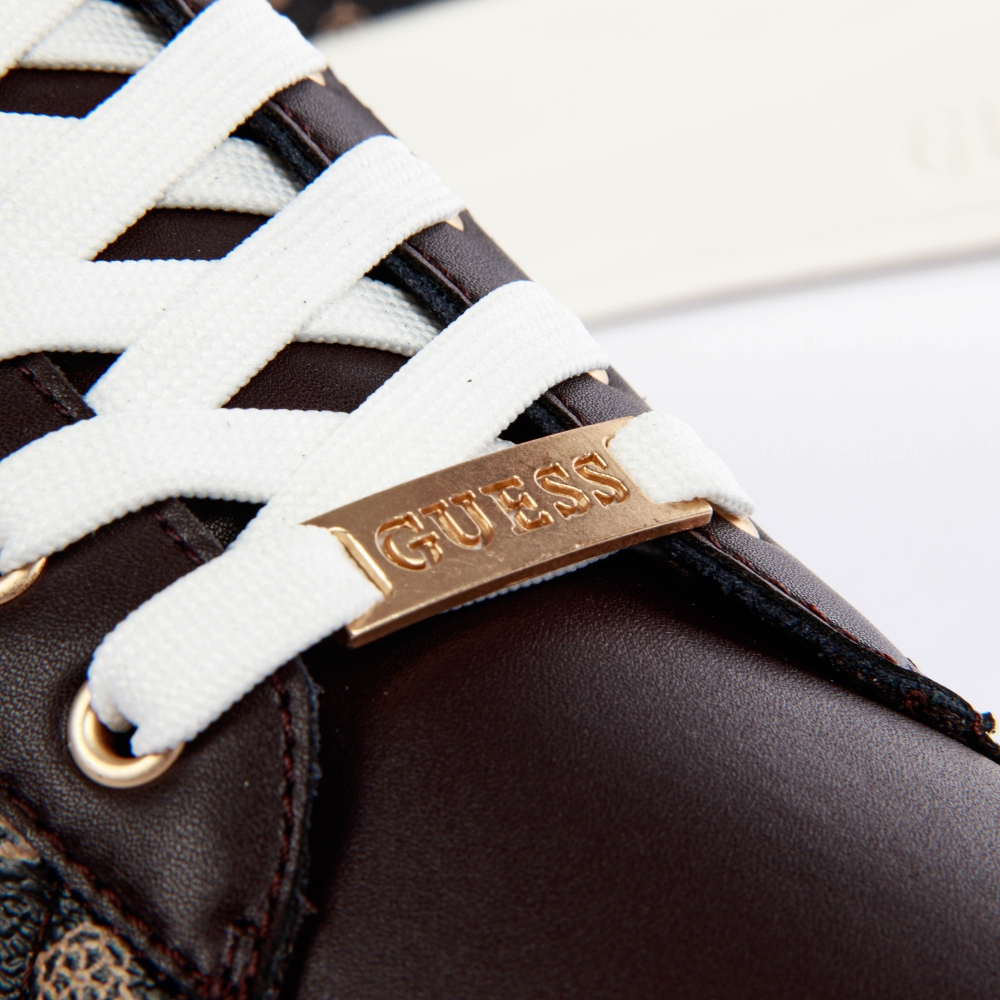 Elba Guess - 8 Elba Guess - 8