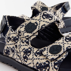 fadey Guess - 6 fadey Guess - 6