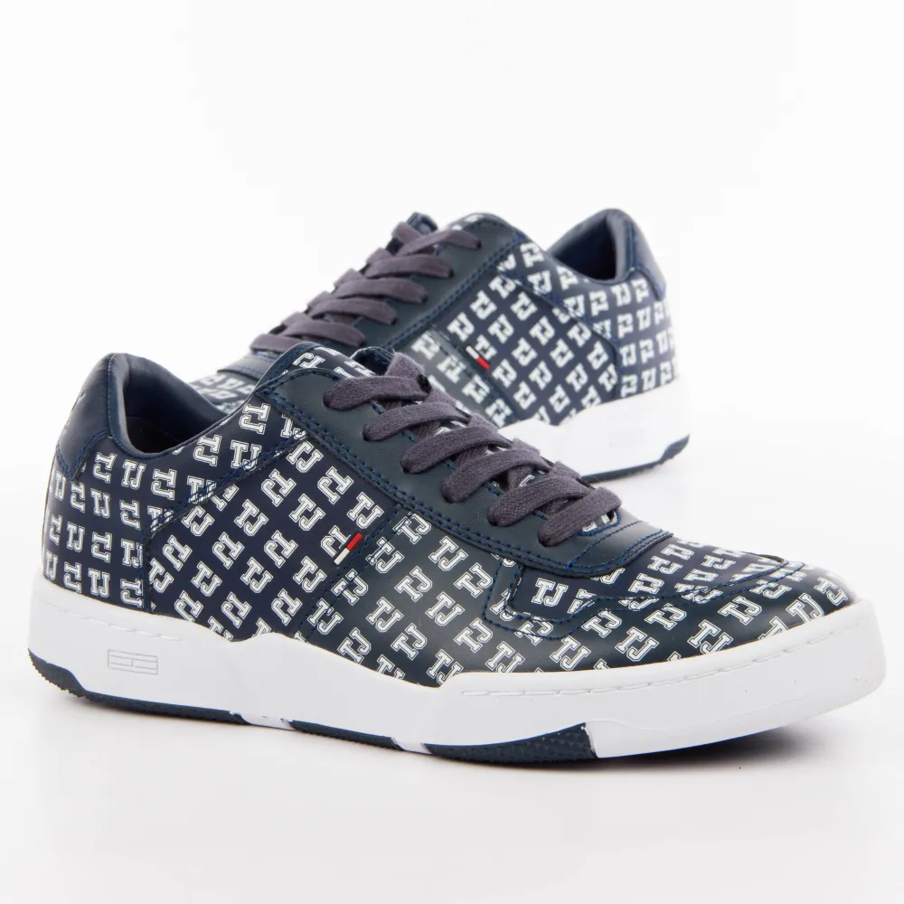 PARTNER: CREATION ref EM0EM000176-006