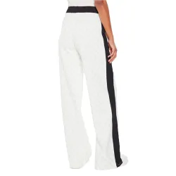 PARTNER: CREATION ref V4YB03-P1HA PARTNER: CREATION ref V4YB03-P1HA