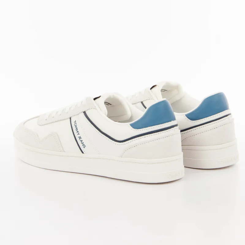 PARTNER: CREATION ref EM0EM01524-M8D