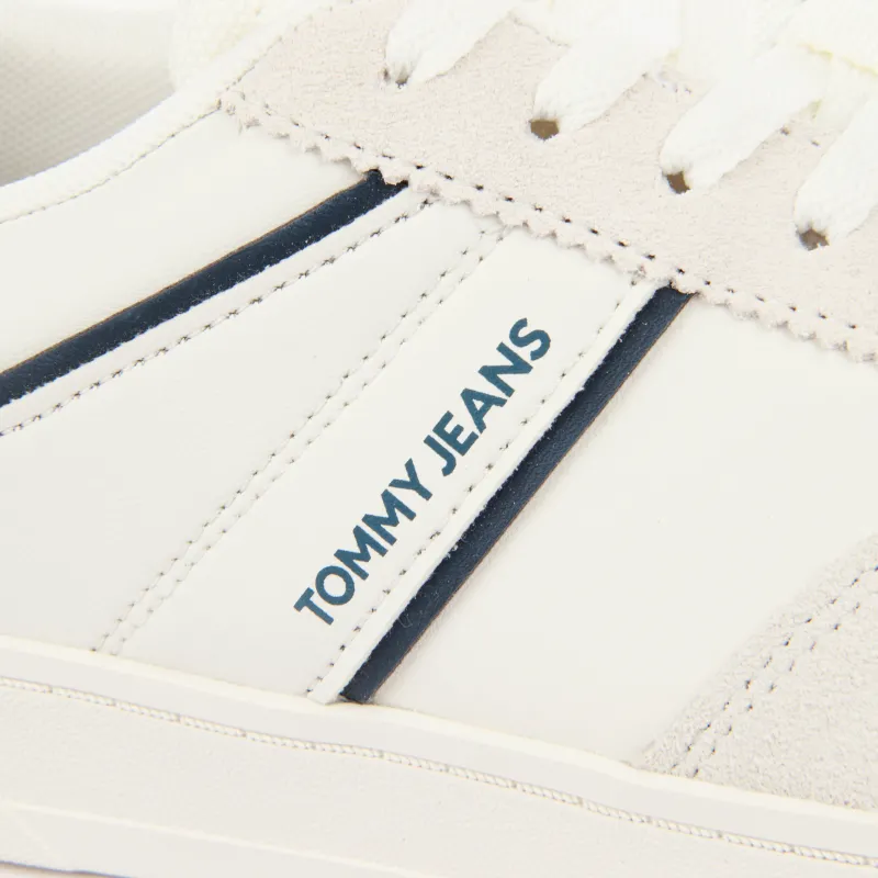 PARTNER: CREATION ref EM0EM01524-M8D