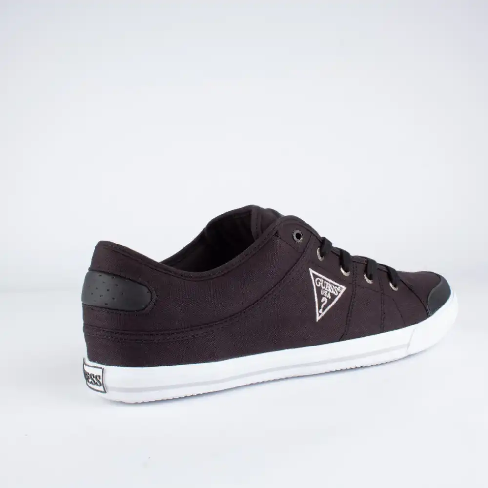 Basket basse homme Guess triangle logo Noir - ZESHOES