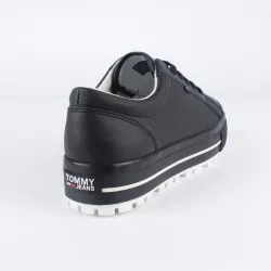 Basket femme Tommy Jeans lowtop cleated Noir - ZESHOES