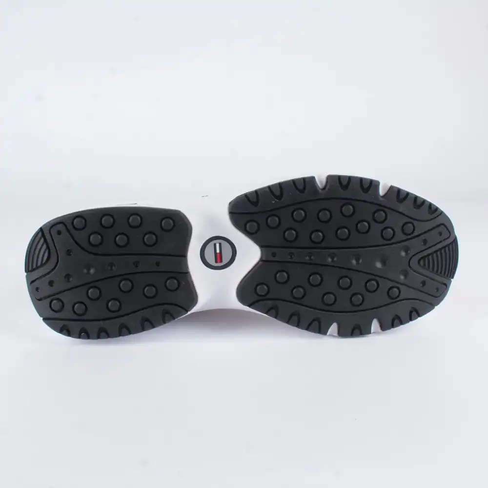 Chaussure femme basket de marque solde promo pas cher zeshoes.com